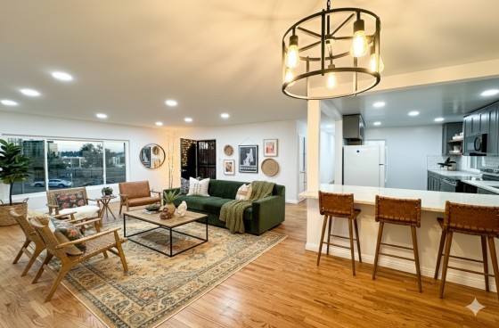 Newly Remodeled House with Private Outdoor Space, Shared Garage