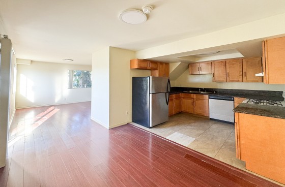 Two Story Unit w/Balconies & 2 Parking | Fantastic Location