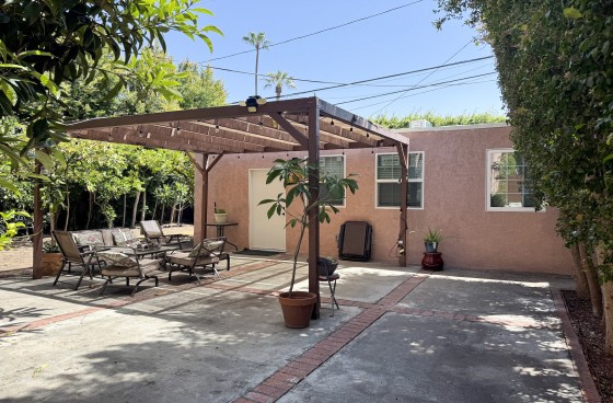 Modern and Private Sanctuary in Pico Robertson | All Utilities Included